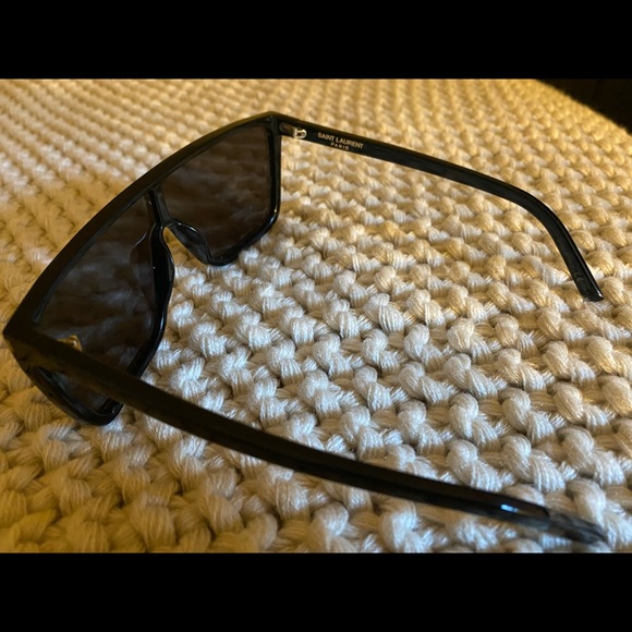 YSL Sunglasses (season 20) - Picture 4 of 5